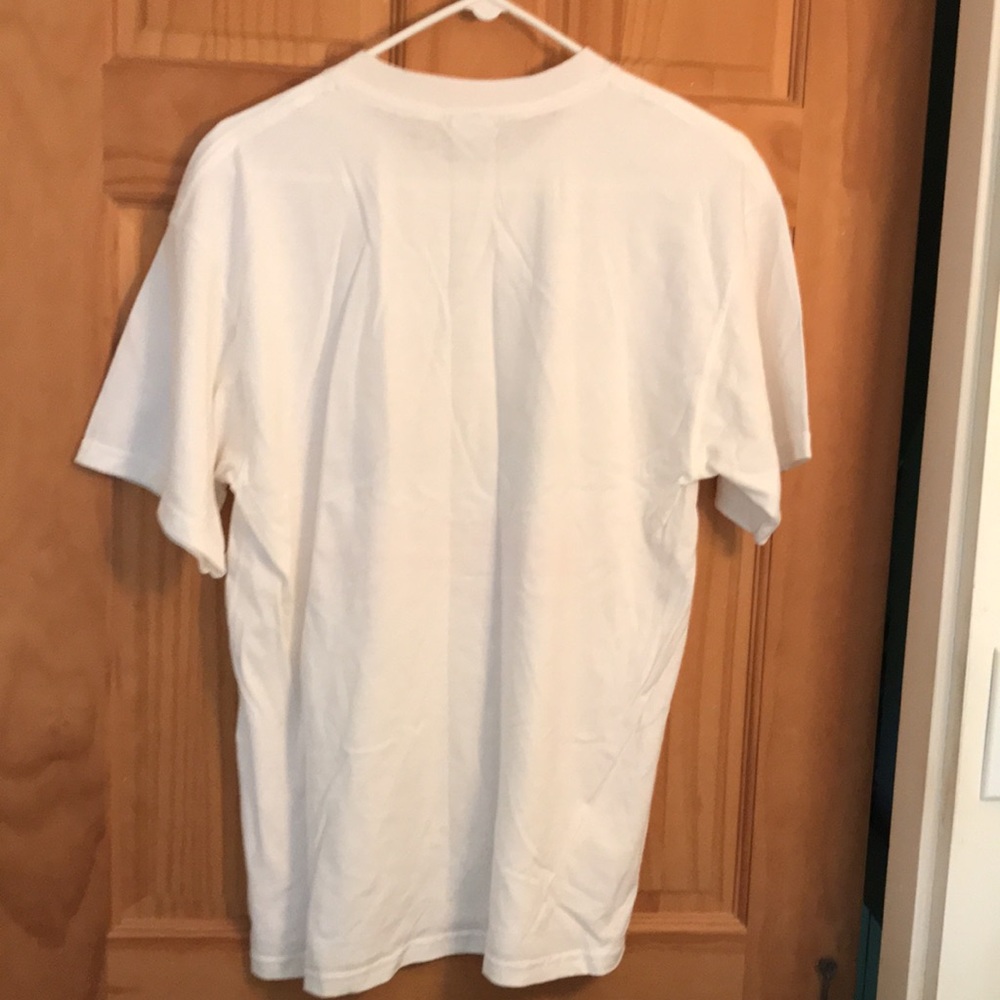 5/$25 White Cat & Dog T Shirt - Picture 3 of 4